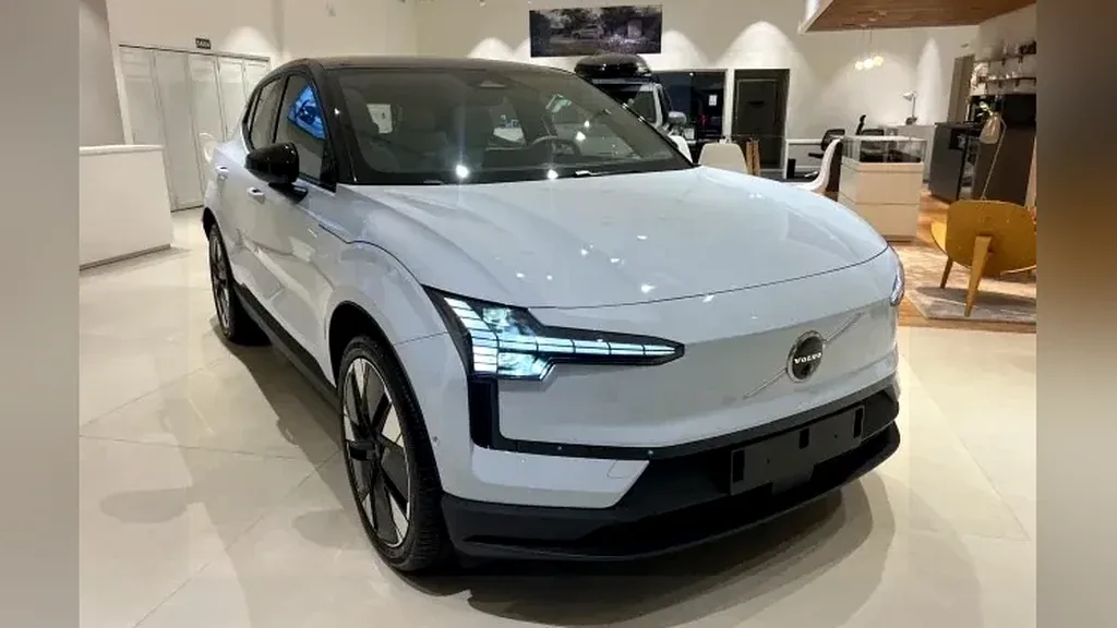 Volvo EX30 - Imagem 2