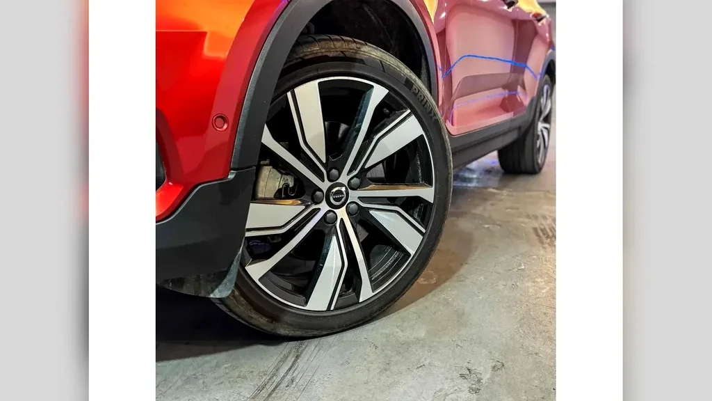 Volvo XC40 Recharge - Imagem 7