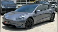 Tesla Model 3 - Miniatura 1