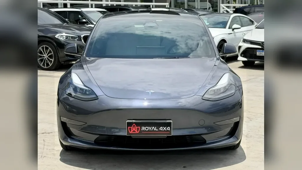 Tesla Model 3 - Imagem 2