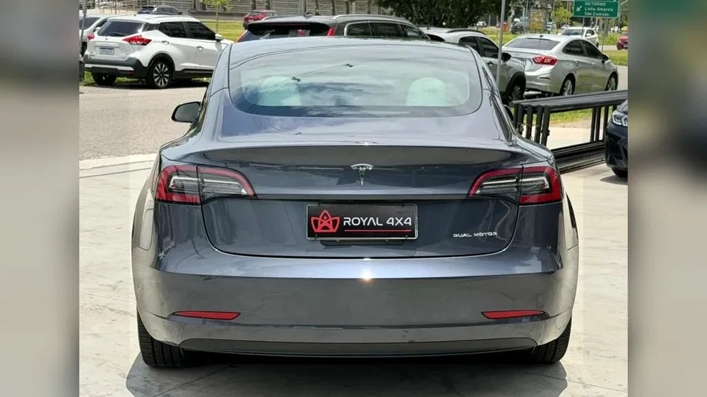 Tesla Model 3 - Imagem 5