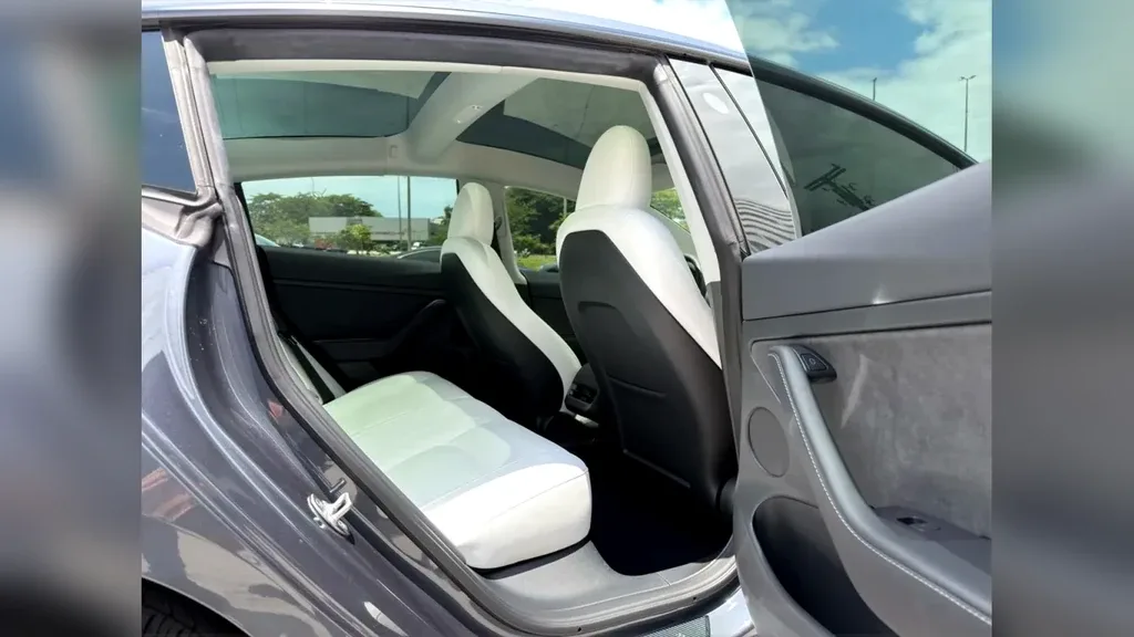 Tesla Model 3 - Imagem 8