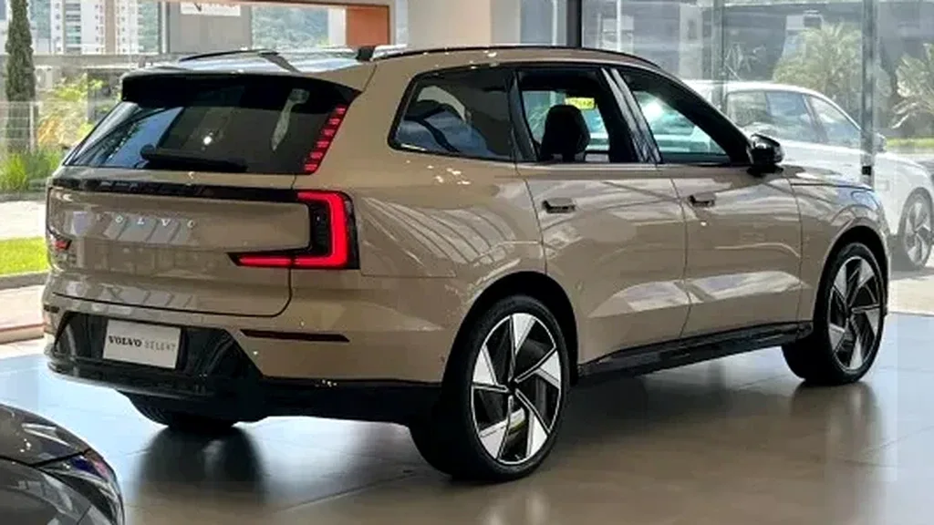 Volvo Ex90 - Imagem 11