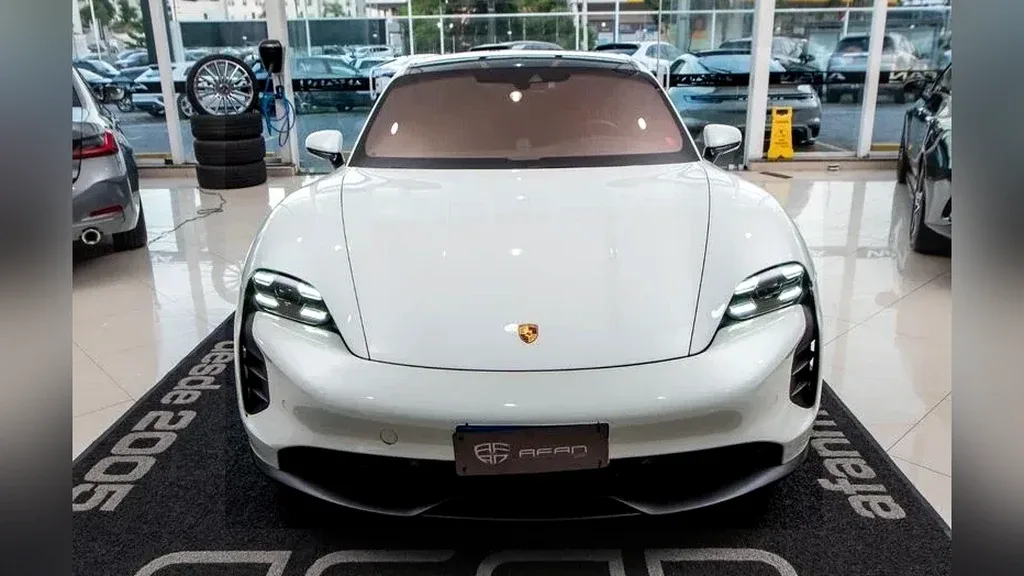 Porsche Taycan - Imagem 2