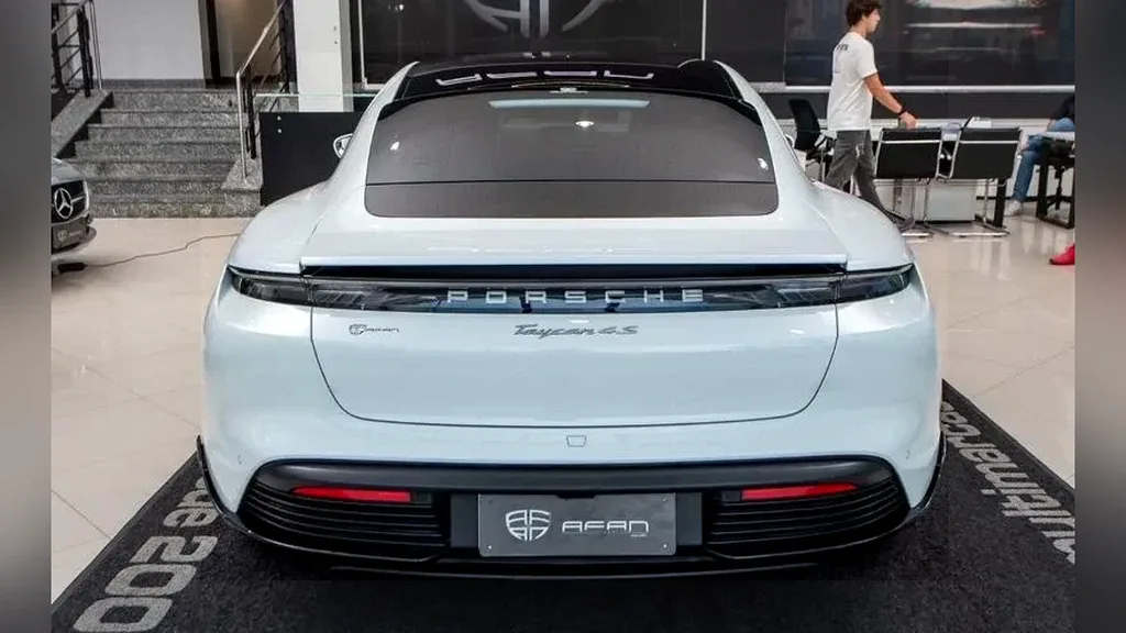 Porsche Taycan - Imagem 5
