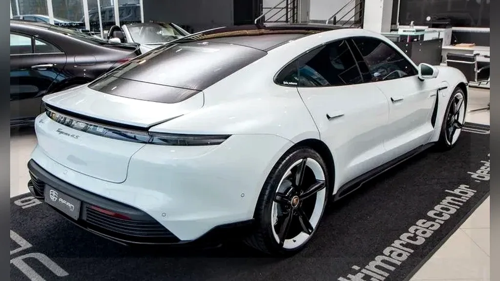 Porsche Taycan - Imagem 6