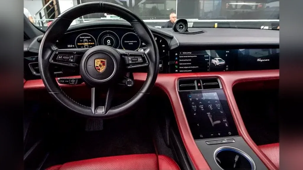 Porsche Taycan - Imagem 8