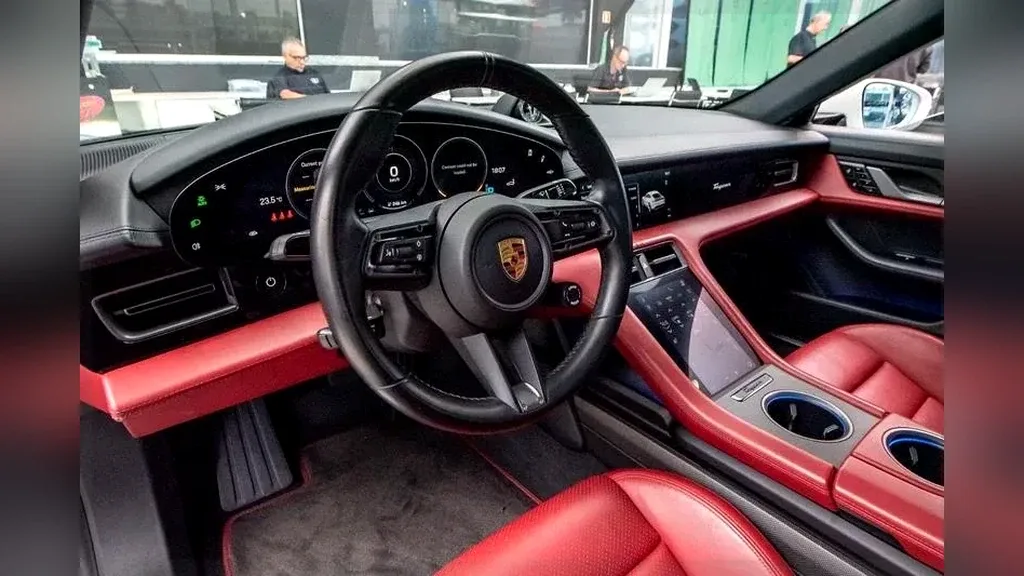 Porsche Taycan - Imagem 9