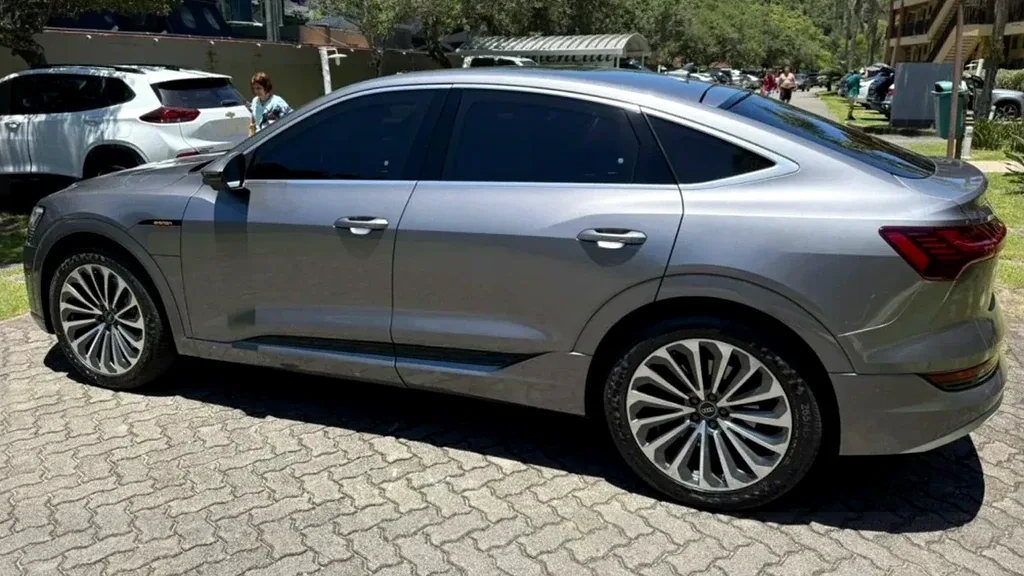 Audi E-tron S Sportback - Imagem 7