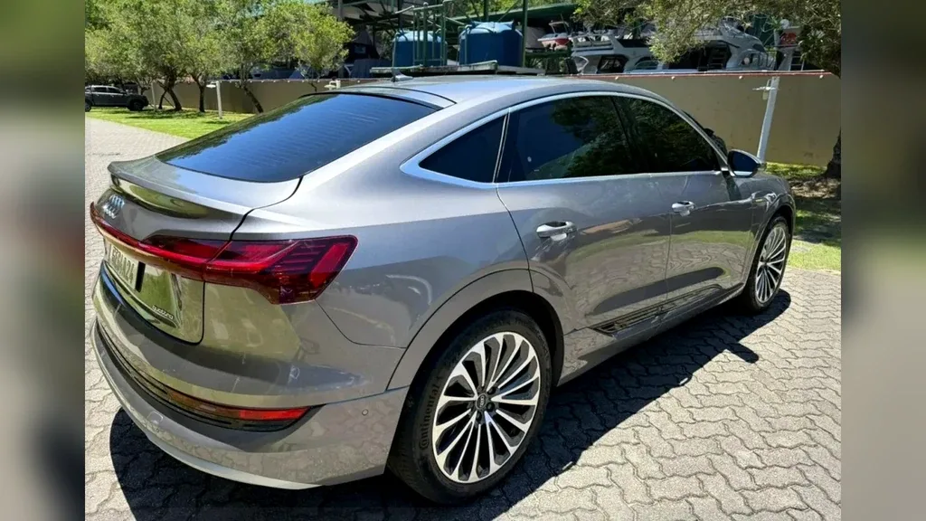 Audi E-tron S Sportback - Imagem 8