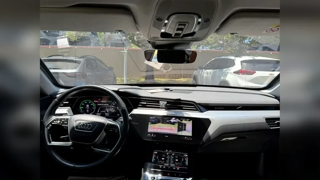 Audi E-tron S Sportback - Imagem 12