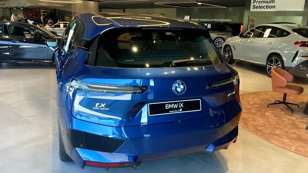 BMW Ix - Imagem 2