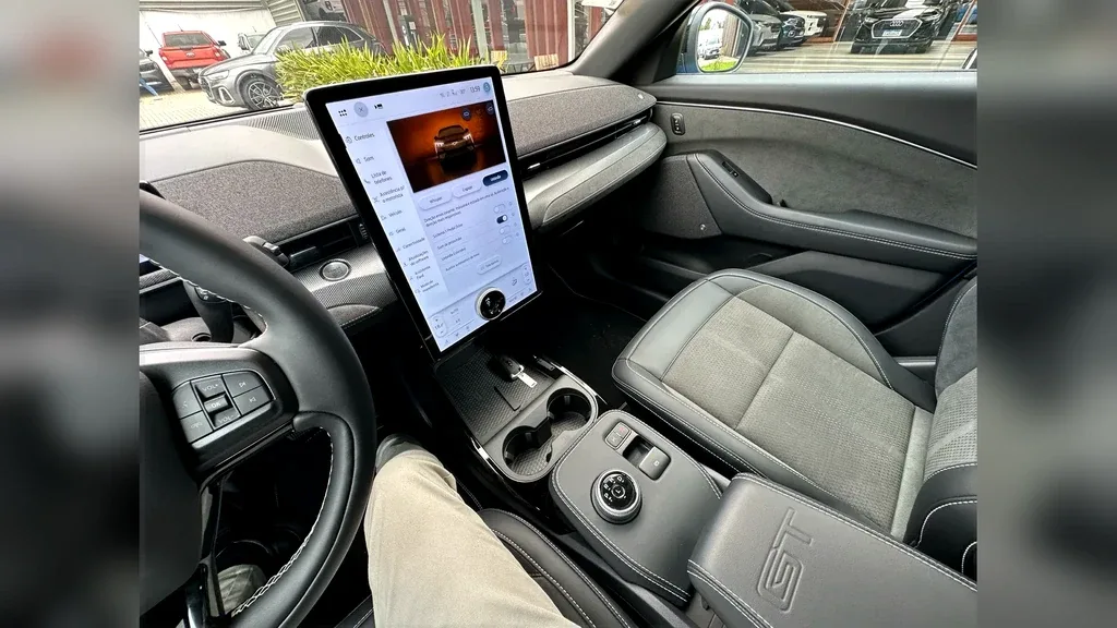 Ford Mustang Mach-e - Imagem 11