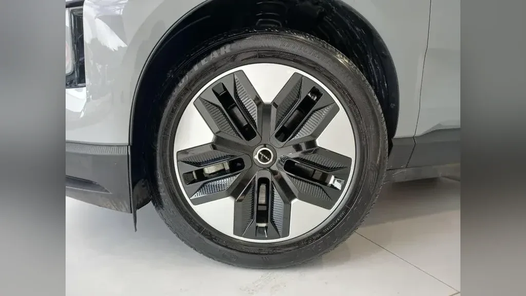 Volvo EX30 - Imagem 5