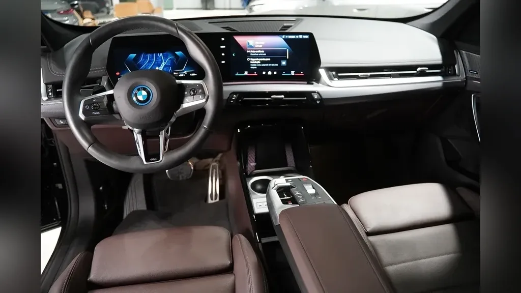BMW IX1 - Imagem 8