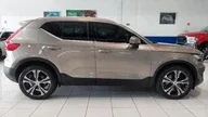Volvo XC40 Recharge Plug-in Hybrid - Miniatura 8