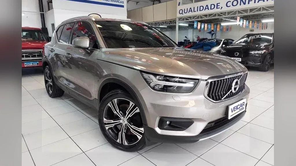 Volvo XC40 Recharge Plug-in Hybrid - Imagem 6