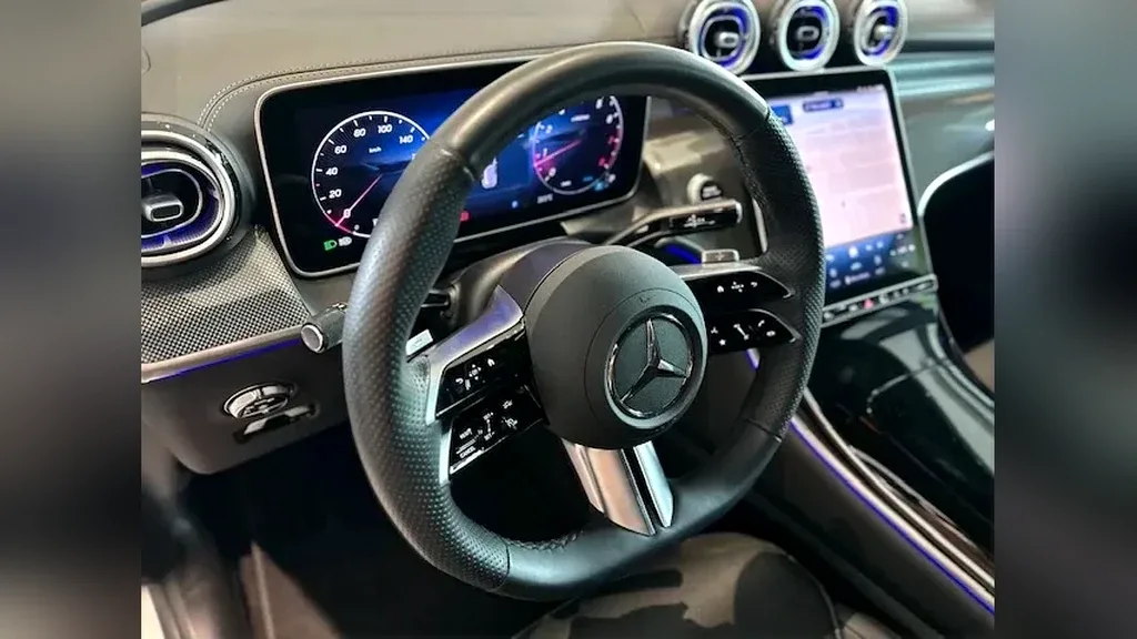 Mercedes Glc 300e - Imagem 11