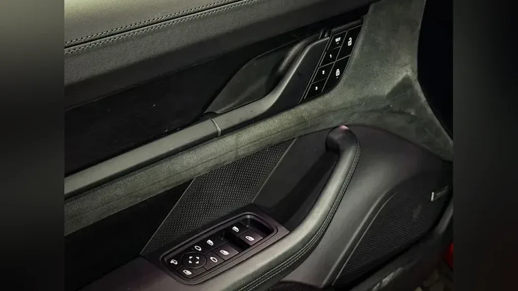 Porsche Taycan - Imagem 10