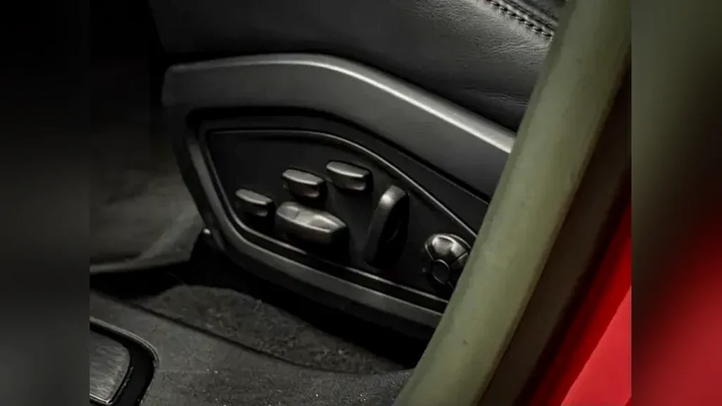 Porsche Taycan - Imagem 12