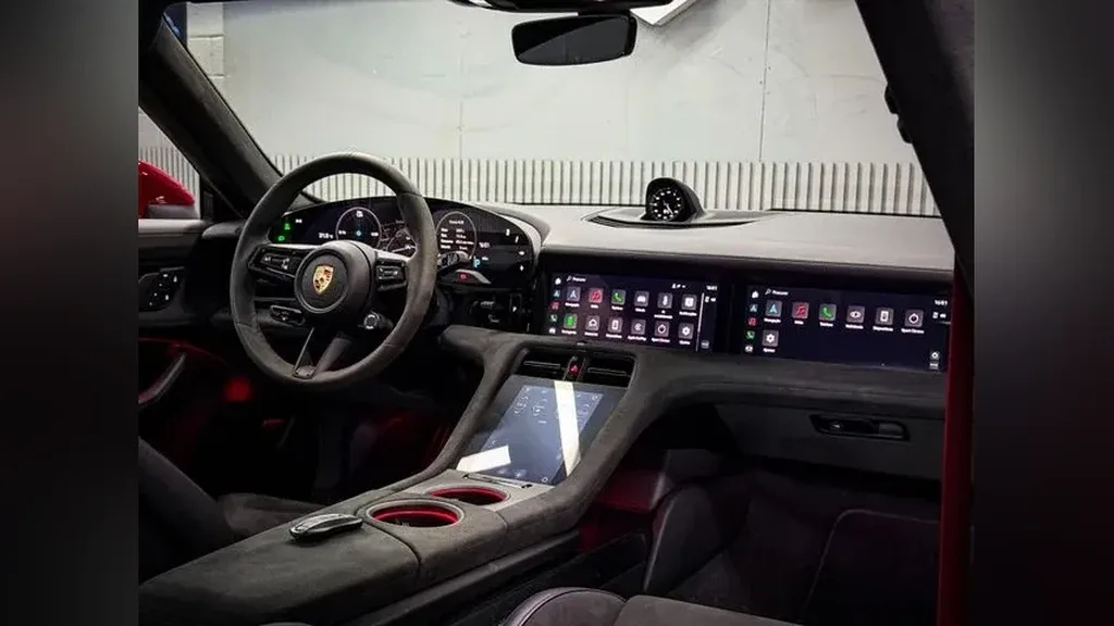 Porsche Taycan - Imagem 16