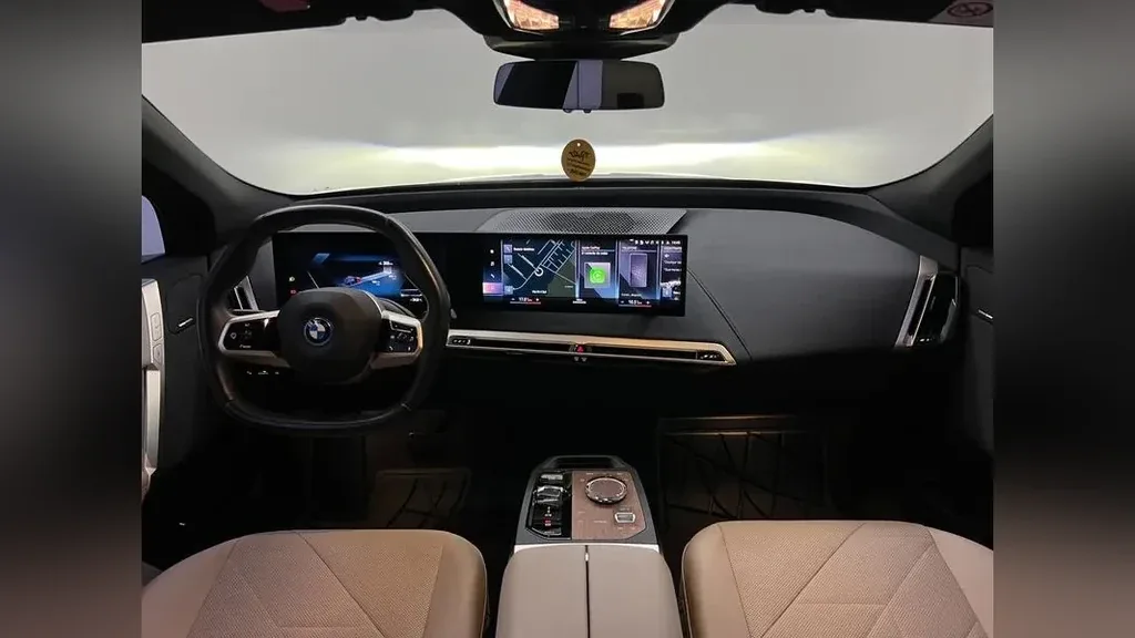 BMW Ix - Imagem 11