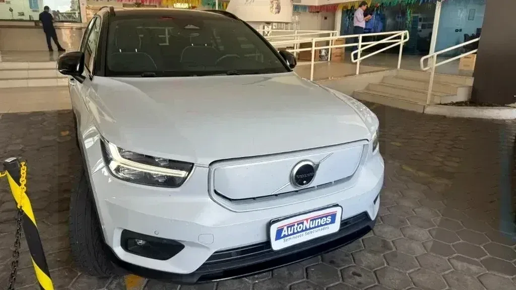 Volvo XC40 Recharge - Imagem 2