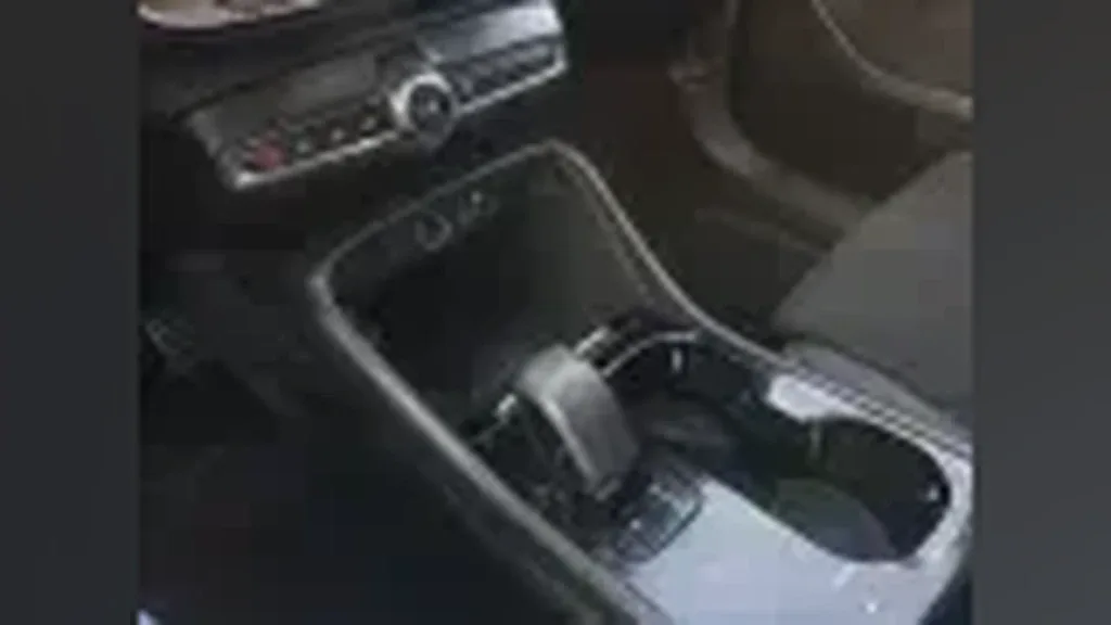 Volvo XC40 Recharge - Imagem 10