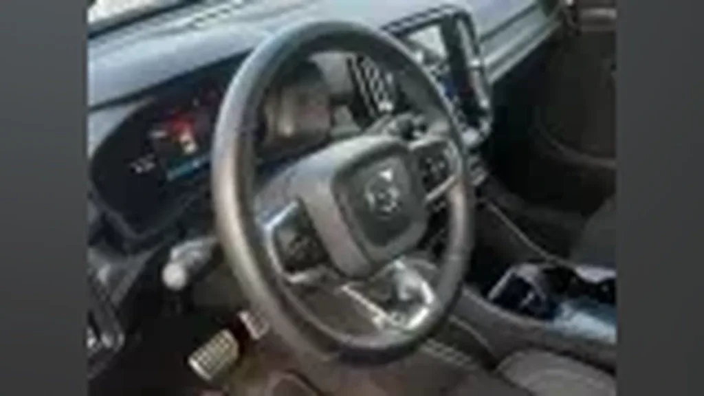 Volvo XC40 Recharge - Imagem 14