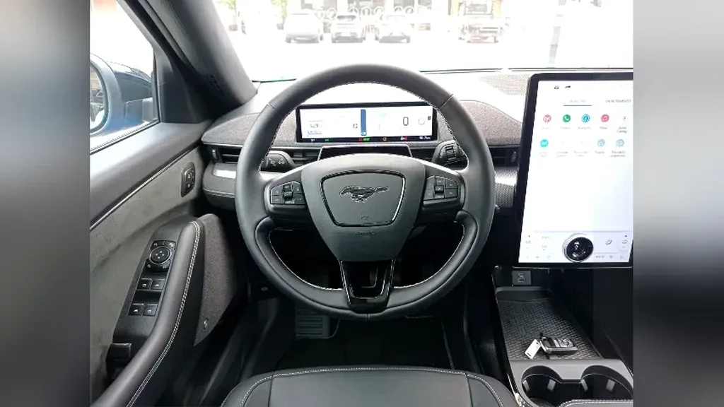 Ford Mustang Mach-e - Imagem 12