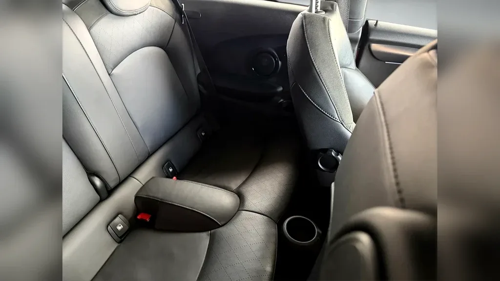 Mini Cooper SE - Imagem 13