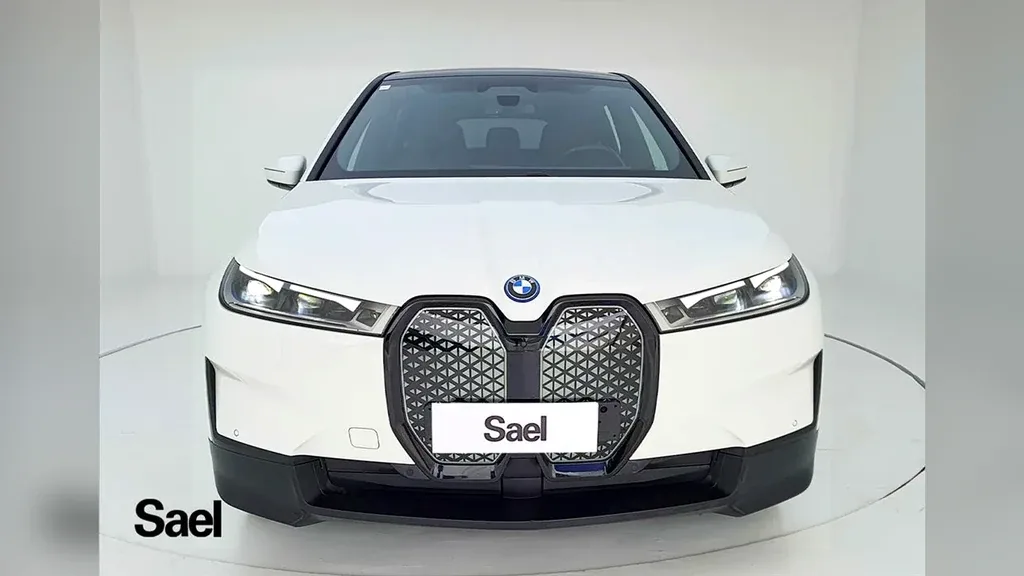 BMW Ix - Imagem 2