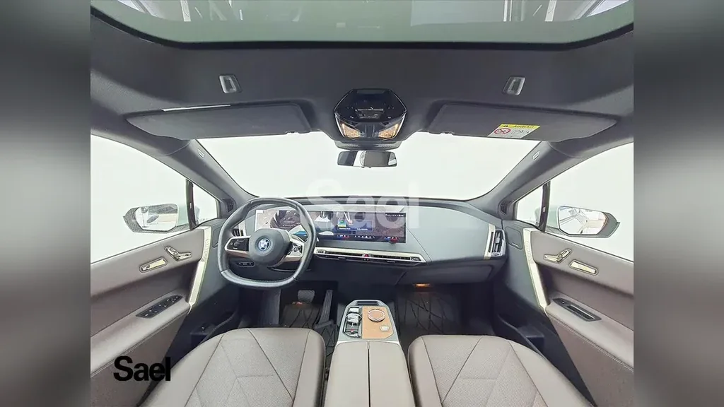 BMW Ix - Imagem 11