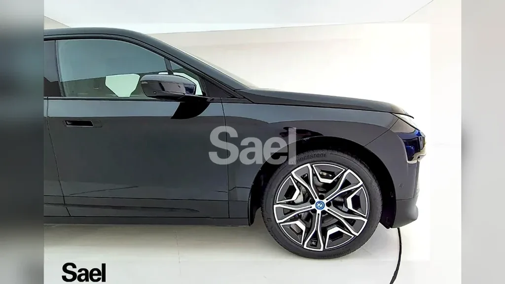 BMW Ix - Imagem 4