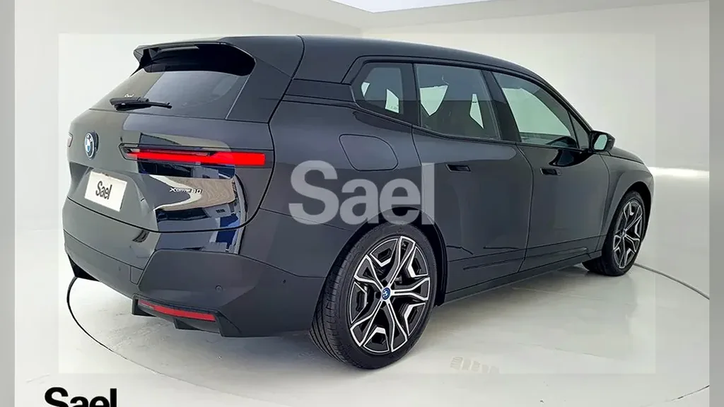 BMW Ix - Imagem 5