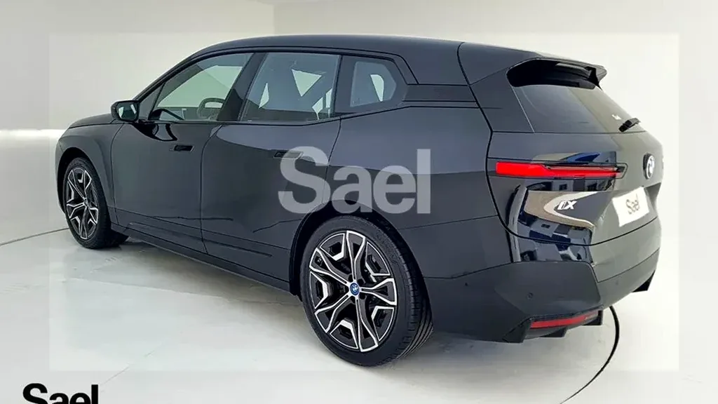 BMW Ix - Imagem 8
