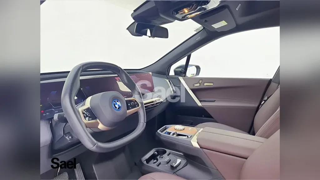 BMW Ix - Imagem 10