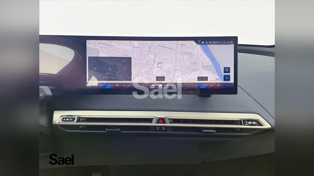 BMW Ix - Imagem 14