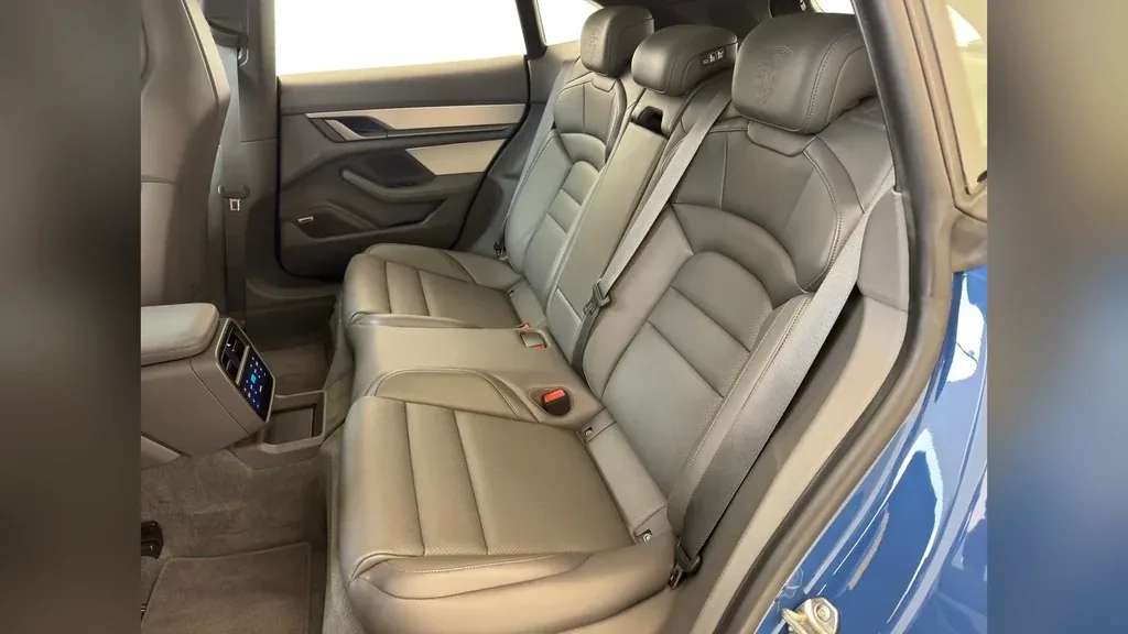 Porsche Taycan - Imagem 16