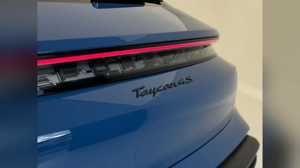 Porsche Taycan - Imagem 19