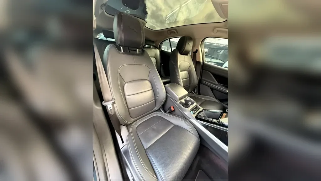 Jaguar I-pace - Imagem 12