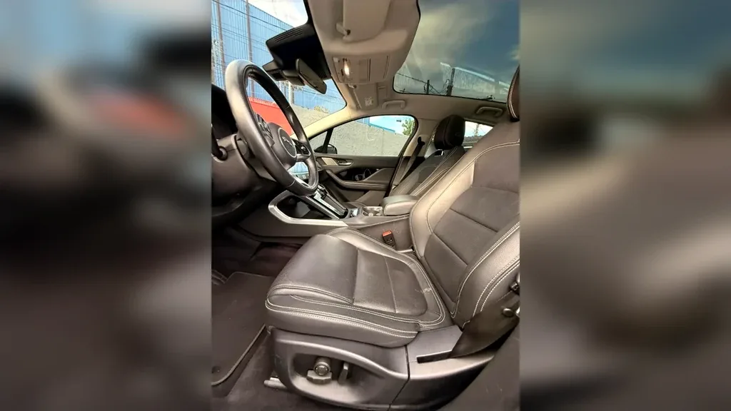Jaguar I-pace - Imagem 13