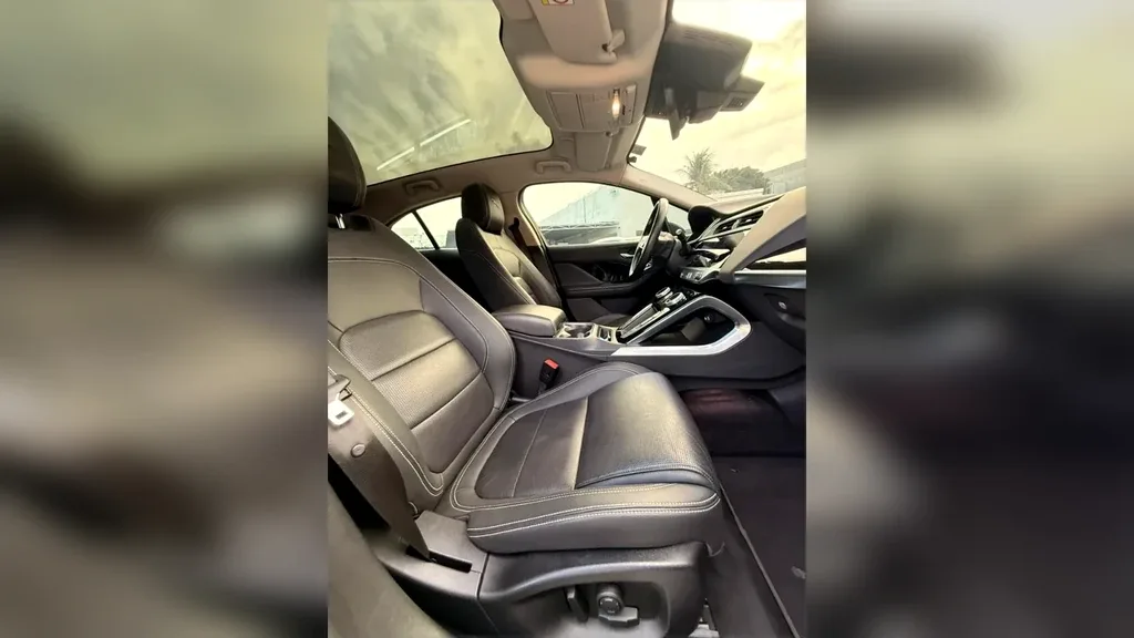 Jaguar I-pace - Imagem 14