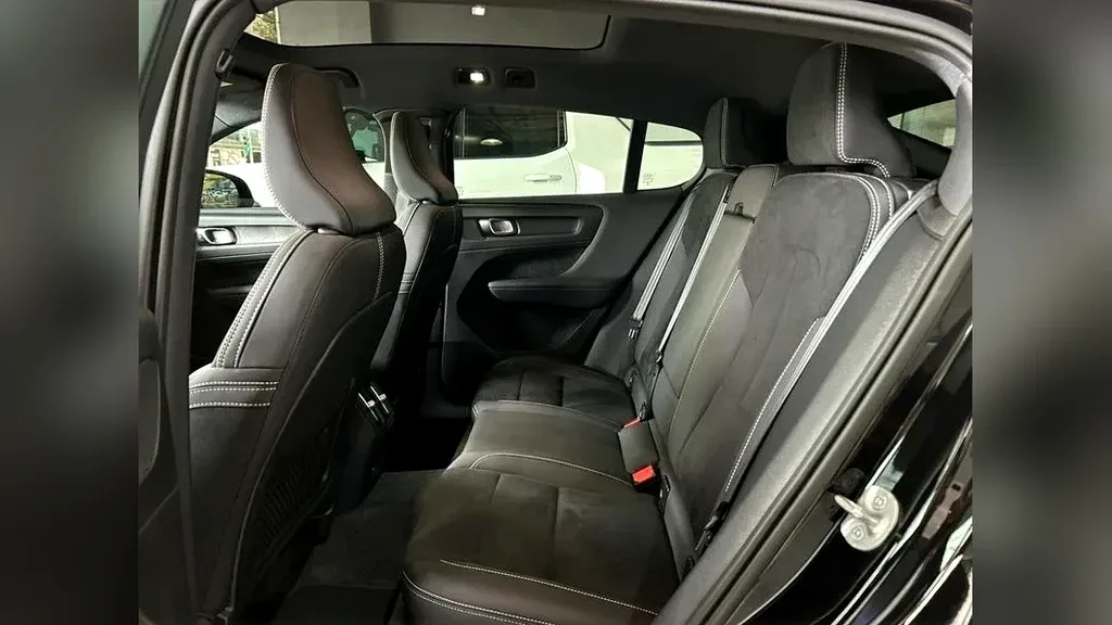 Volvo C40 Recharge - Imagem 16