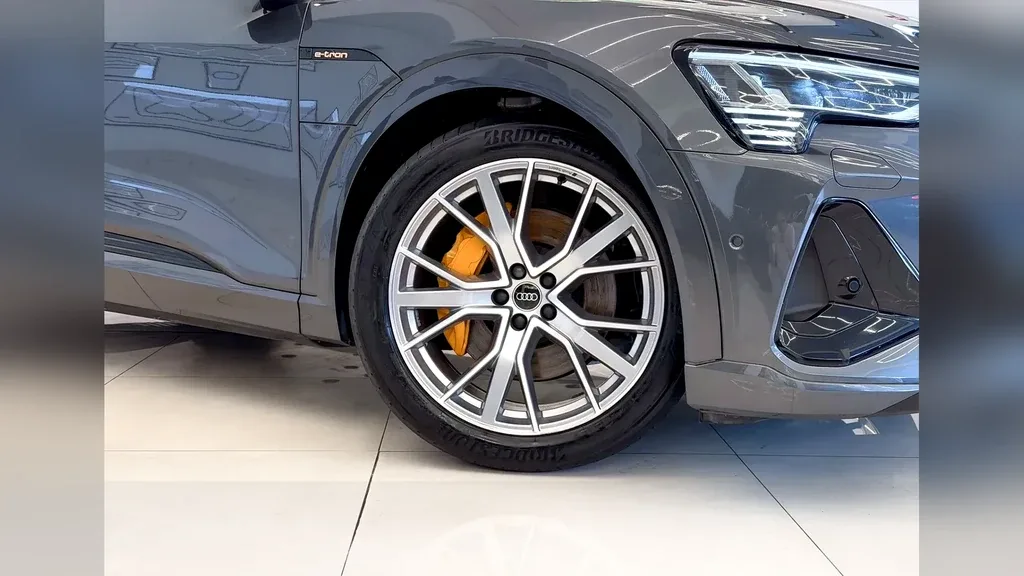 Audi E-tron - Imagem 15