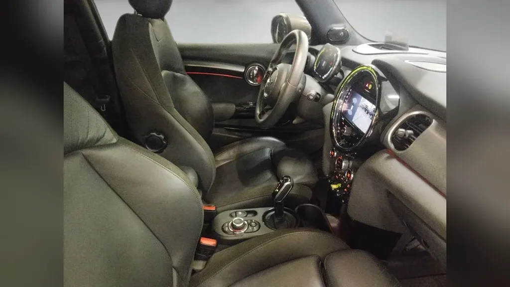 Mini Cooper SE - Imagem 14