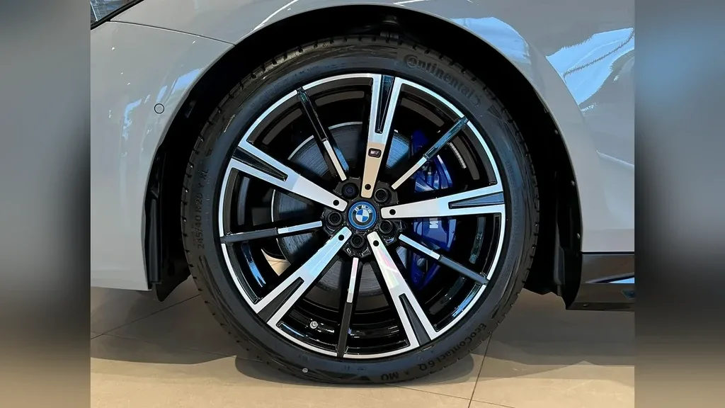 BMW I5 M60 - Imagem 8