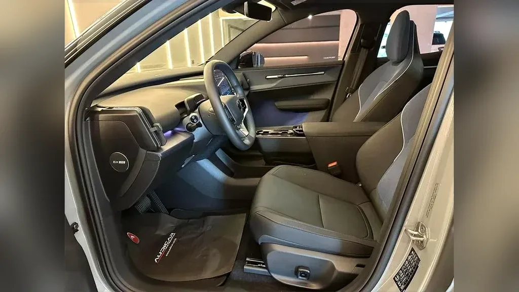 Volvo EX30 - Imagem 8