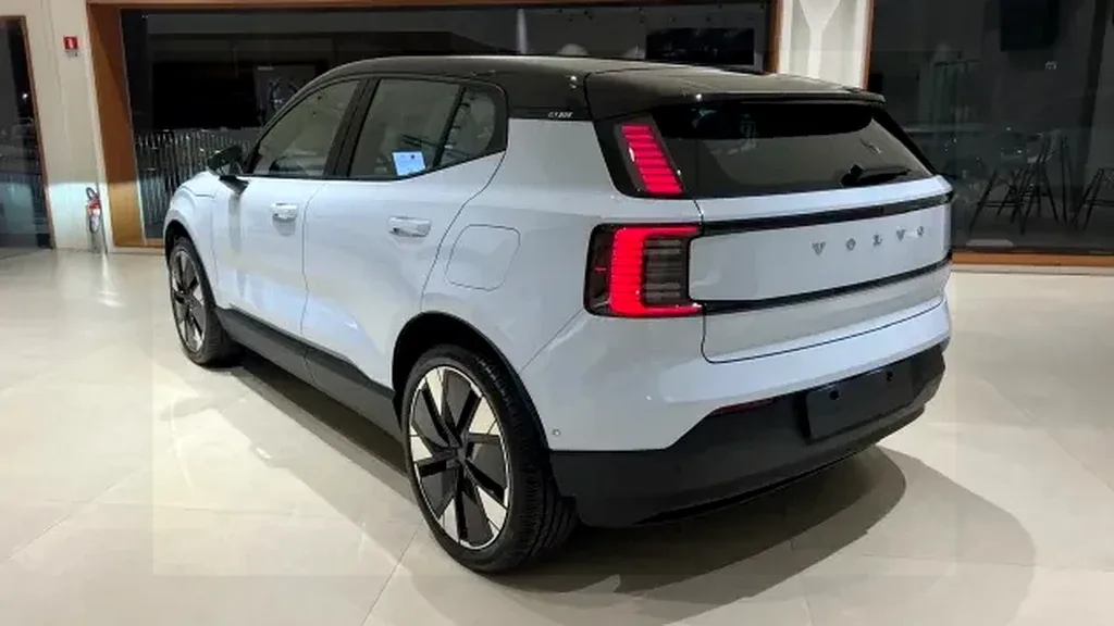 Volvo EX30 - Imagem 3