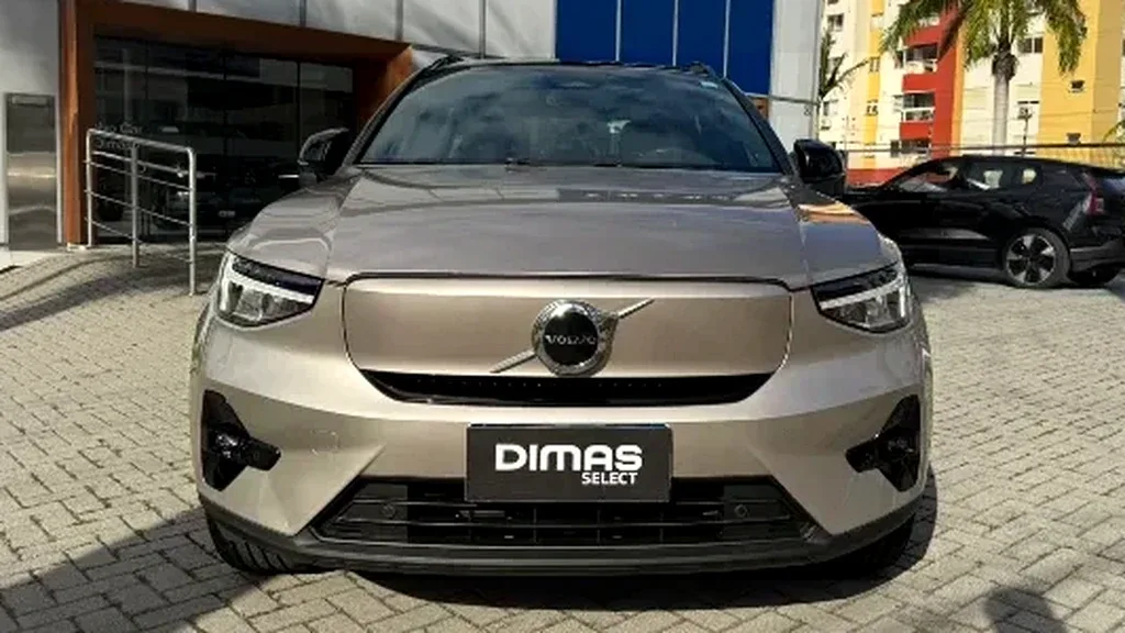 Volvo XC40 Recharge - Imagem 2
